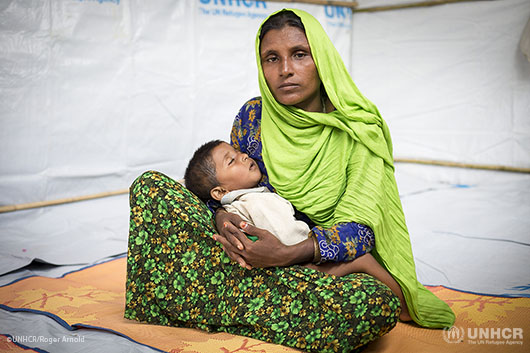 Daya Banu (35) with her daughter Agida (one and a half). Daya Banu, her husband Ali Juher (40), and their children fled Myanmar because of the violence that erupted in late August.